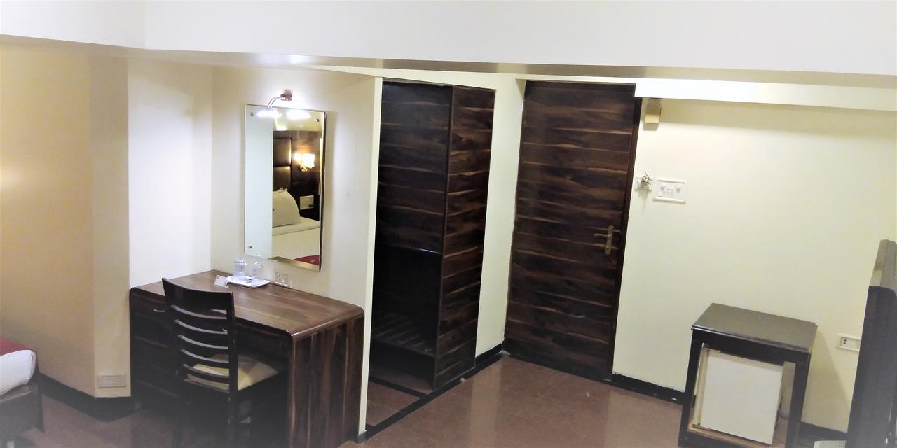 Hotel Heritage Dakshin Navi Mumbai Kültér fotó