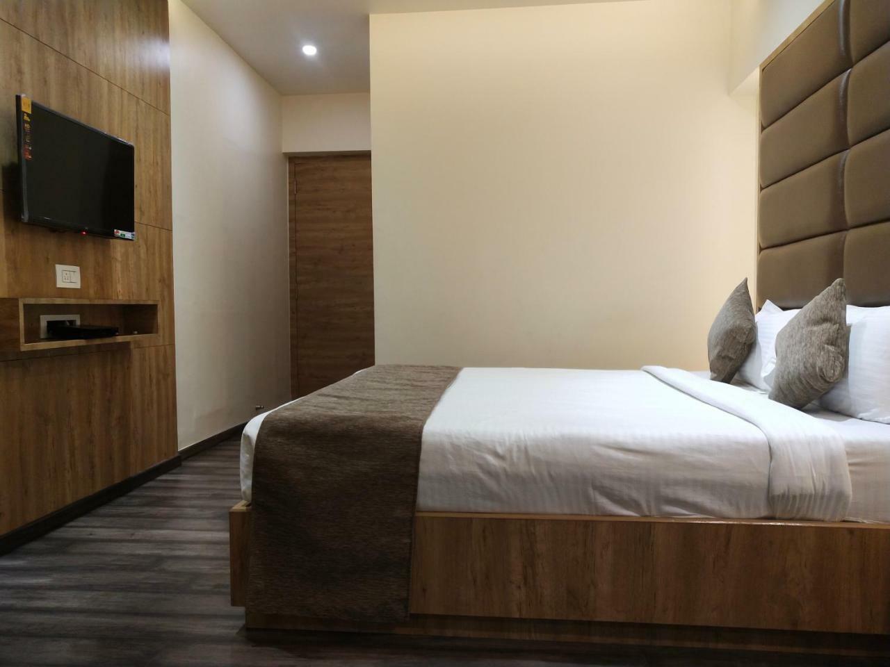 Hotel Heritage Dakshin Navi Mumbai Kültér fotó
